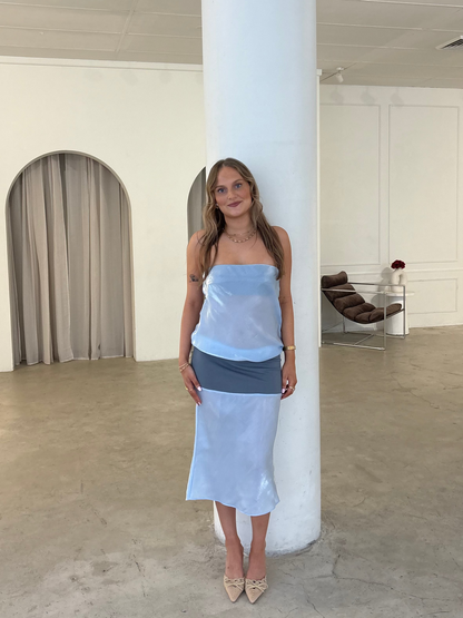 Mode Mischief Blue Melt Panel Midi Dress